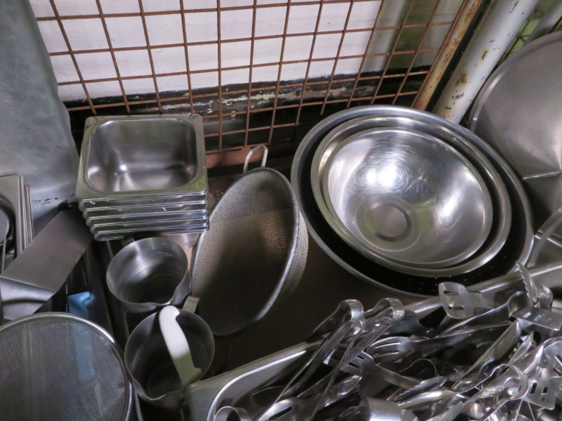 Stainless Steel Catering Equipment - gastronorm pans, cooking pot, shelf, pans, mixing bowls & more - Image 6 of 6