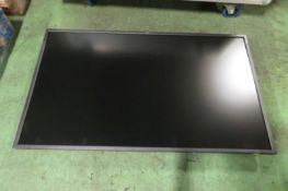 NEC P463 MultiSync 46in LCD Monitor & Transport Case - W 1210mm x D 390mm x H 850mm