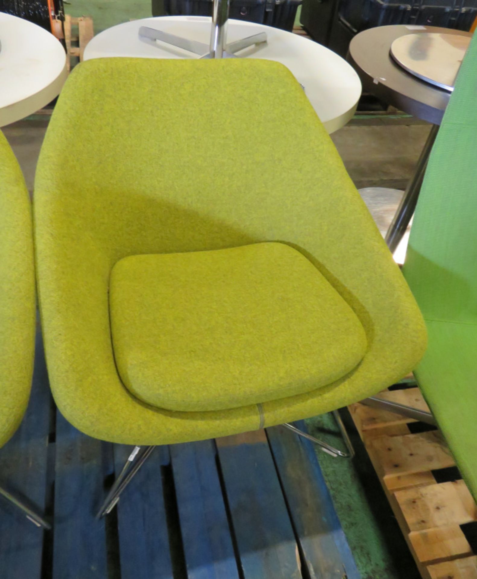 2x Chairs - green - Image 3 of 3