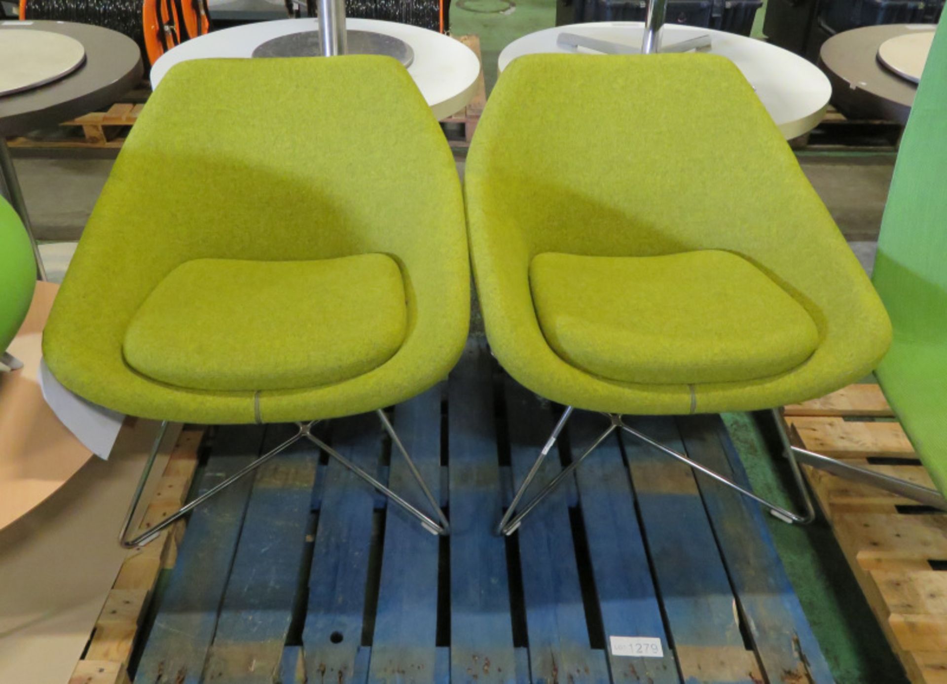 2x Chairs - green