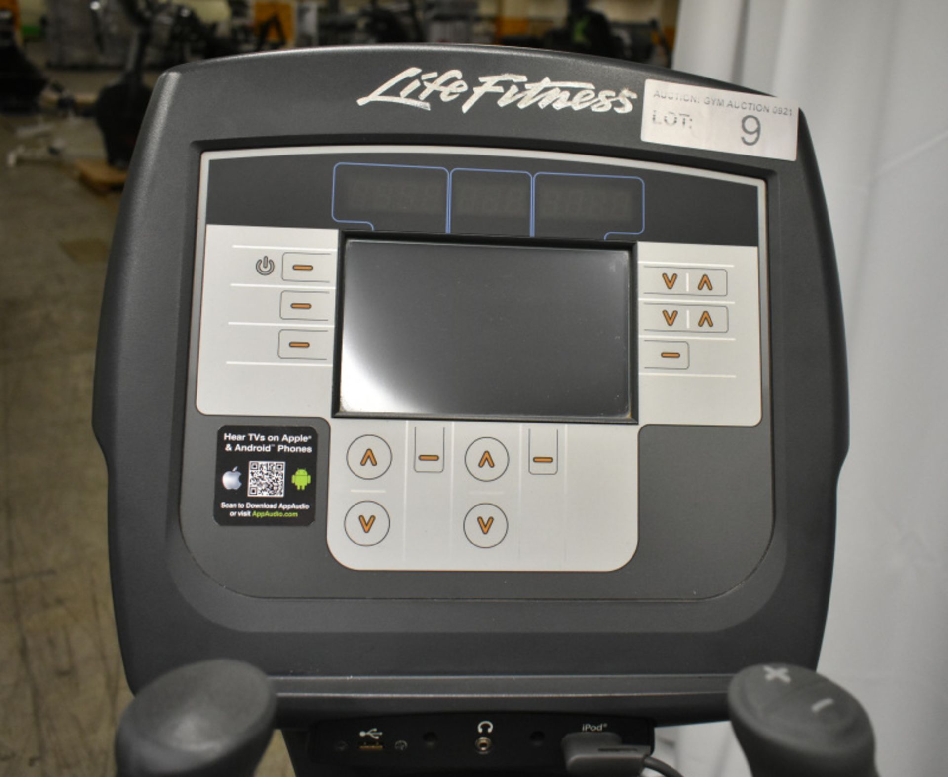 Life Fitness 95X Cross Trainer -Powers Up Functions Not Tested - See pictures for conditio - Image 9 of 15
