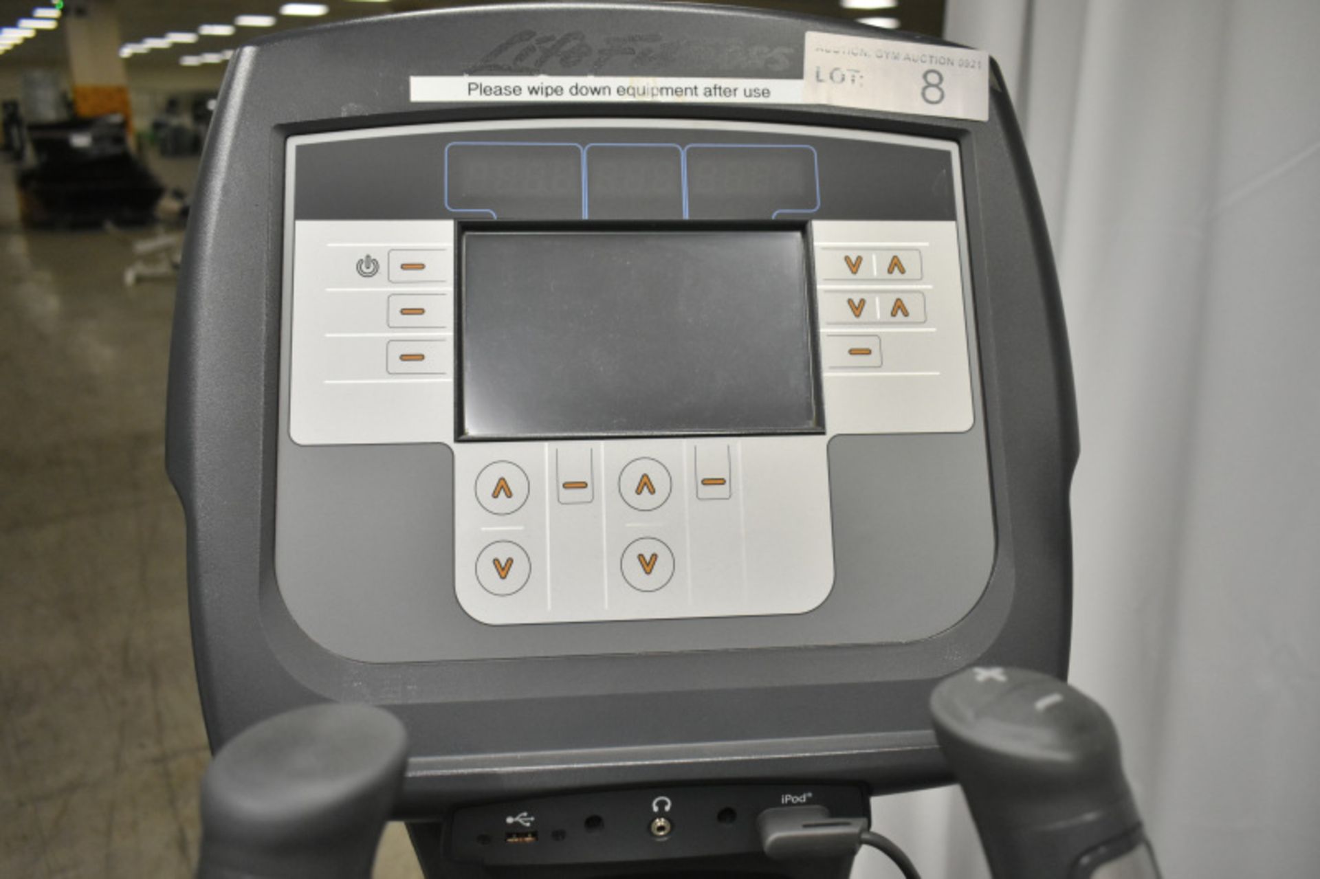 Life Fitness 95X Cross Trainer -Powers Up Functions Not Tested - Image 4 of 21