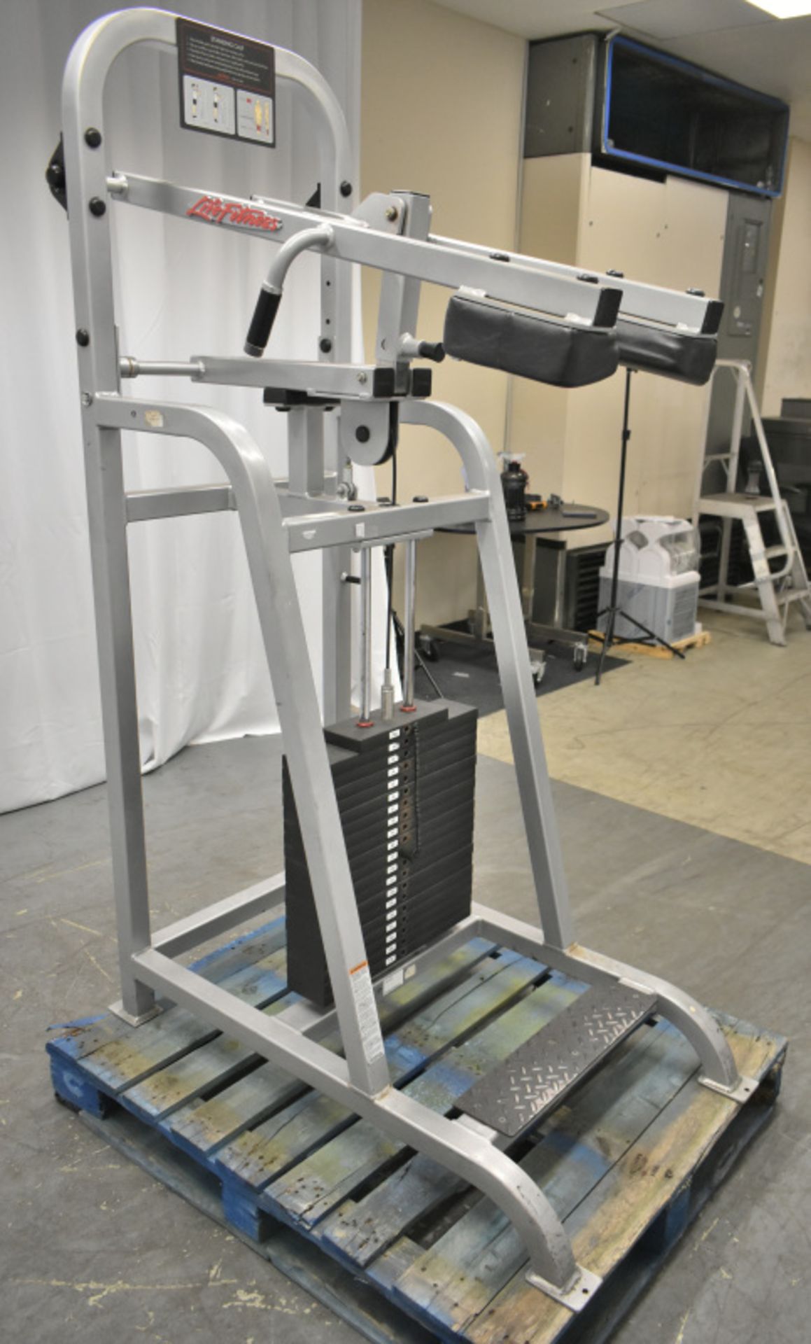 Life Fitness Standing Calf Trainer - See pictures for condition - Image 5 of 8