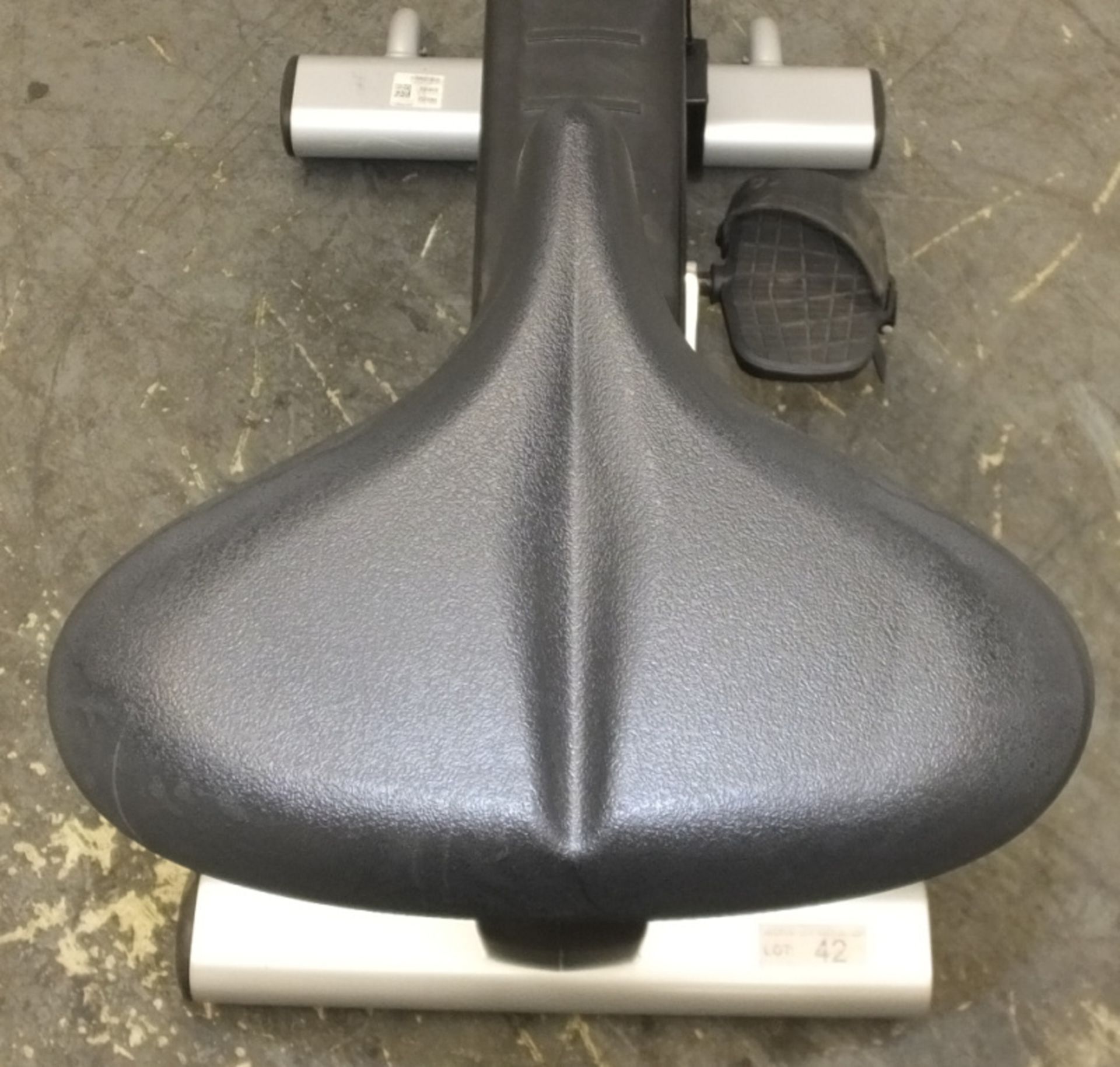 Life Fitness Life Cycle INCDE Exercise Bike - Image 6 of 10