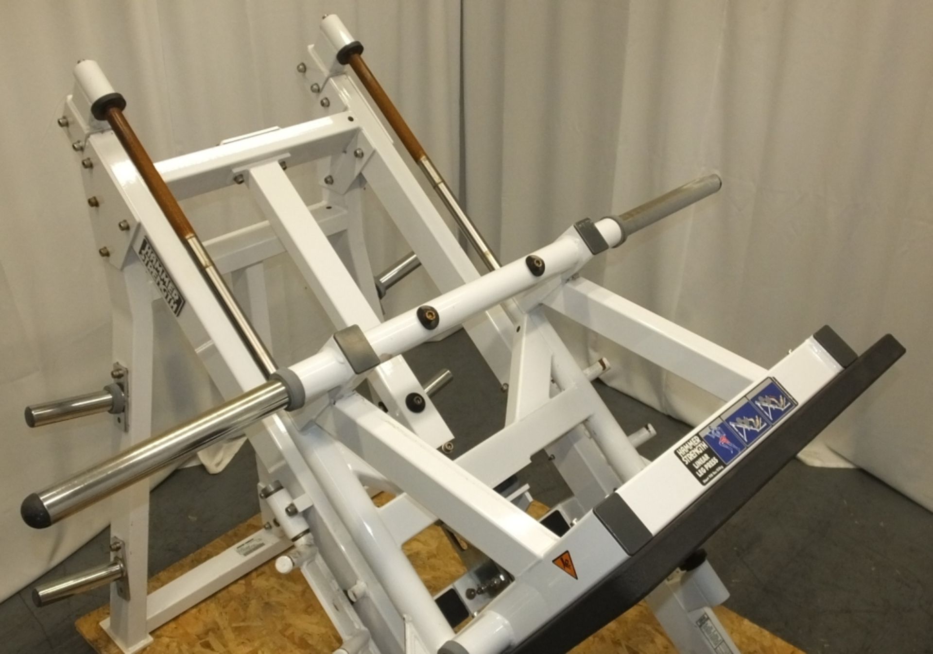 Hammer Strength HSLLP Leg Press - See Pictures for condition - Image 2 of 19