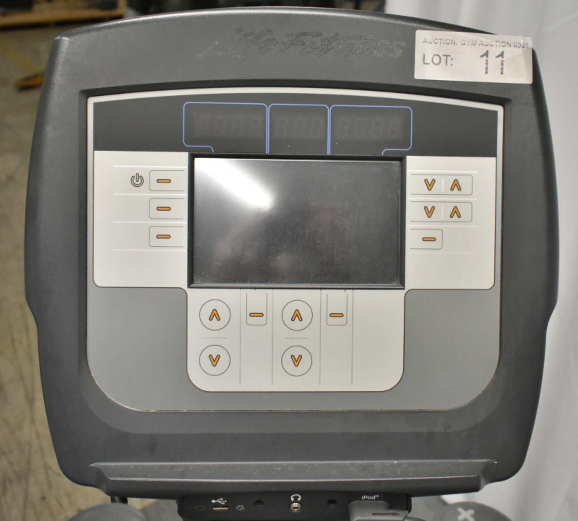 Life Fitness 95X Cross Trainer -Powers Up Functions Not Tested - See pictures for conditio - Image 14 of 21