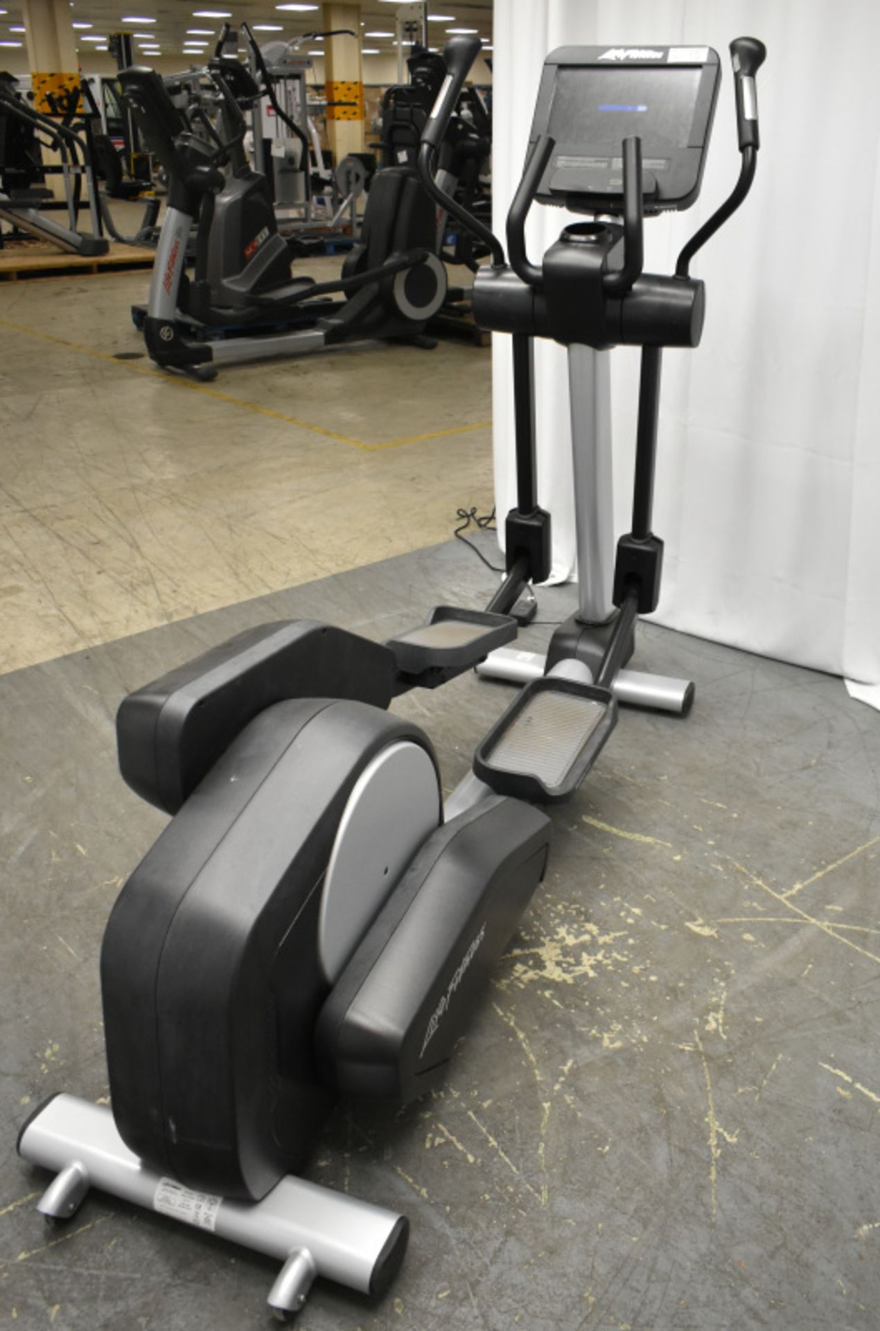 Life Fitness INXDE Integrity Series Elliptical Cross Trainer - Image 6 of 14