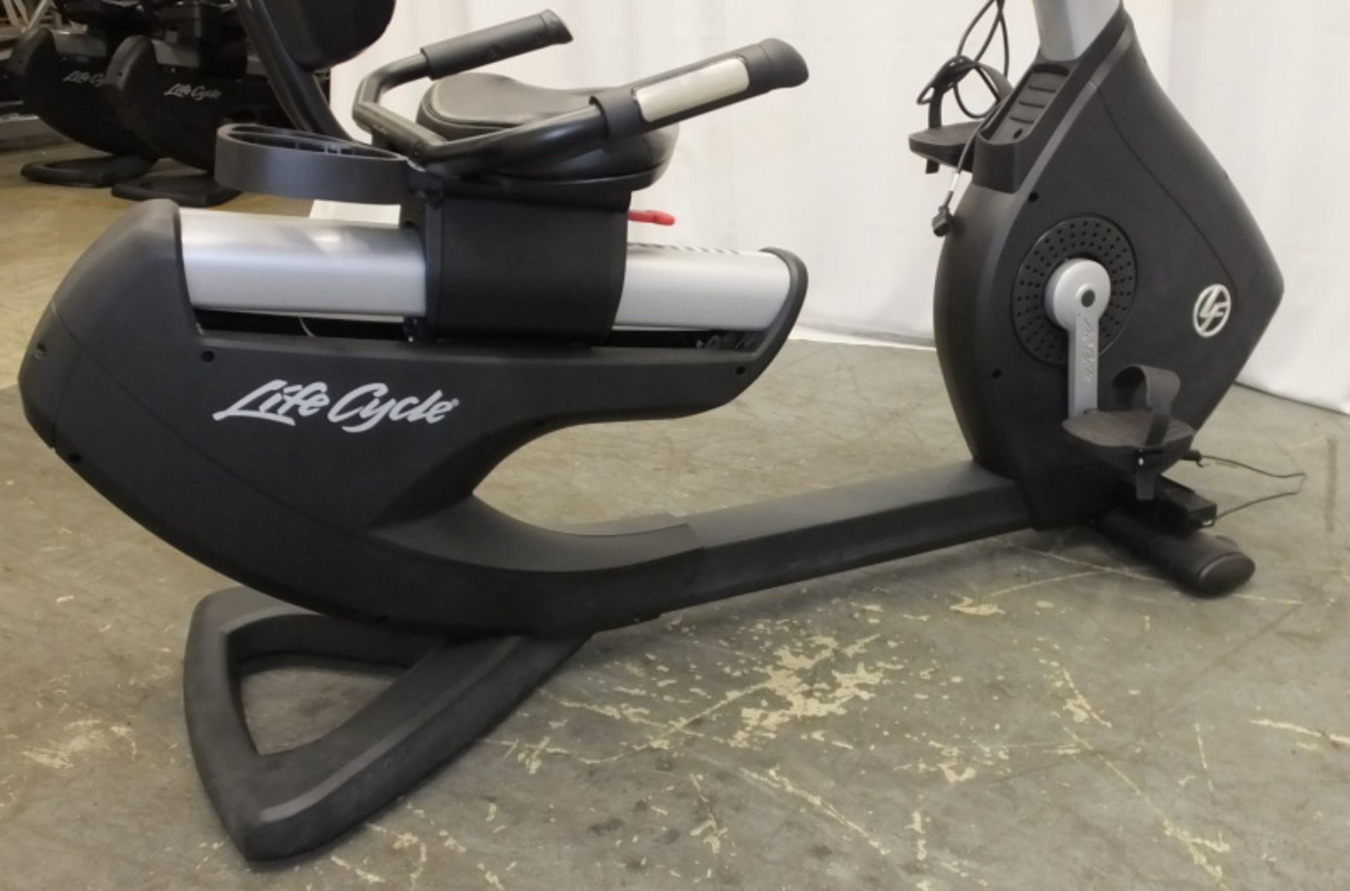 Life Fitness Life Cycle 95RS Recumbent Exercise Bike - Image 7 of 10