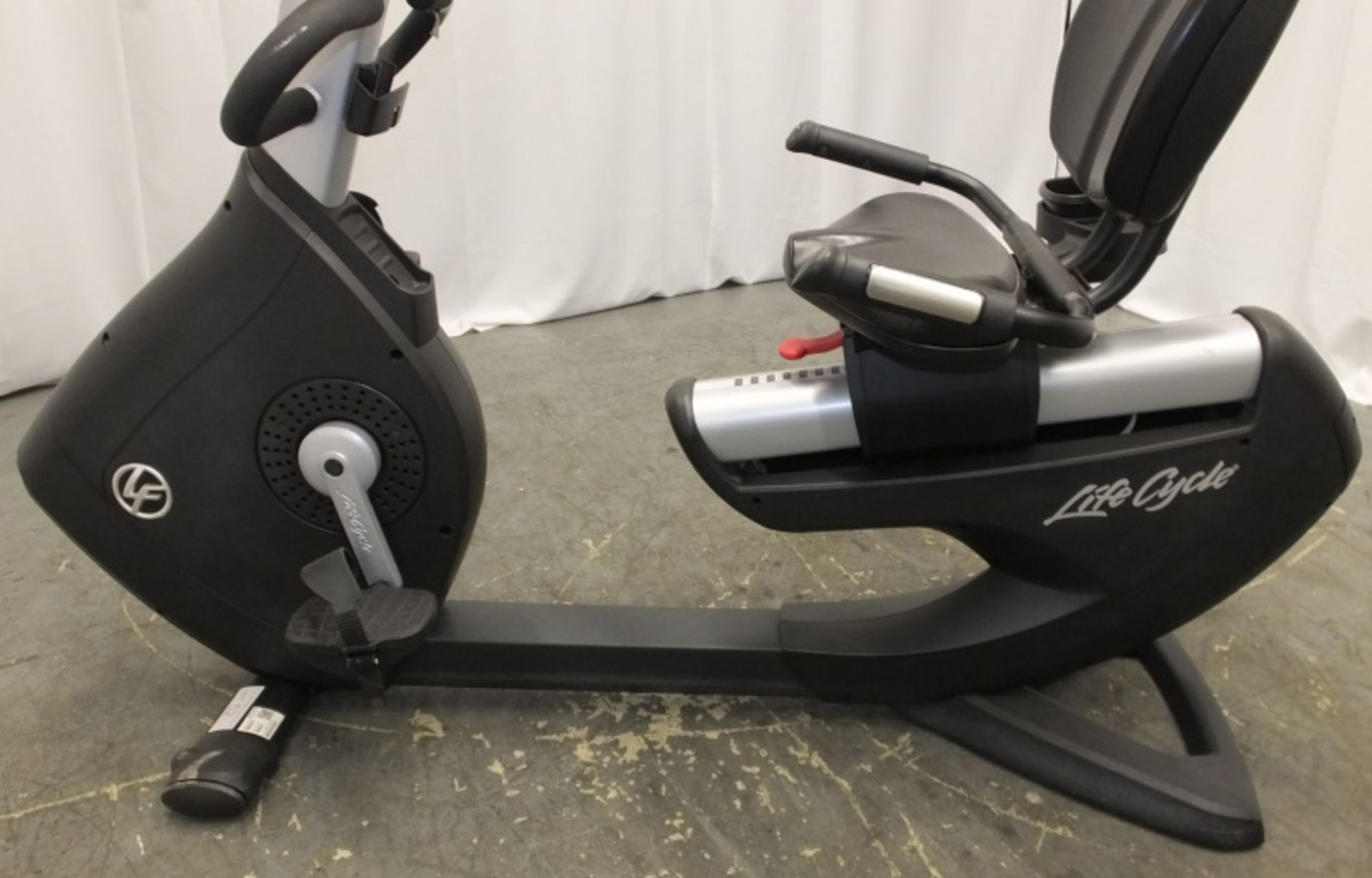 Life Fitness Life Cycle 95RS Recumbent Exercise Bike - Missing Power Pack - Image 5 of 9