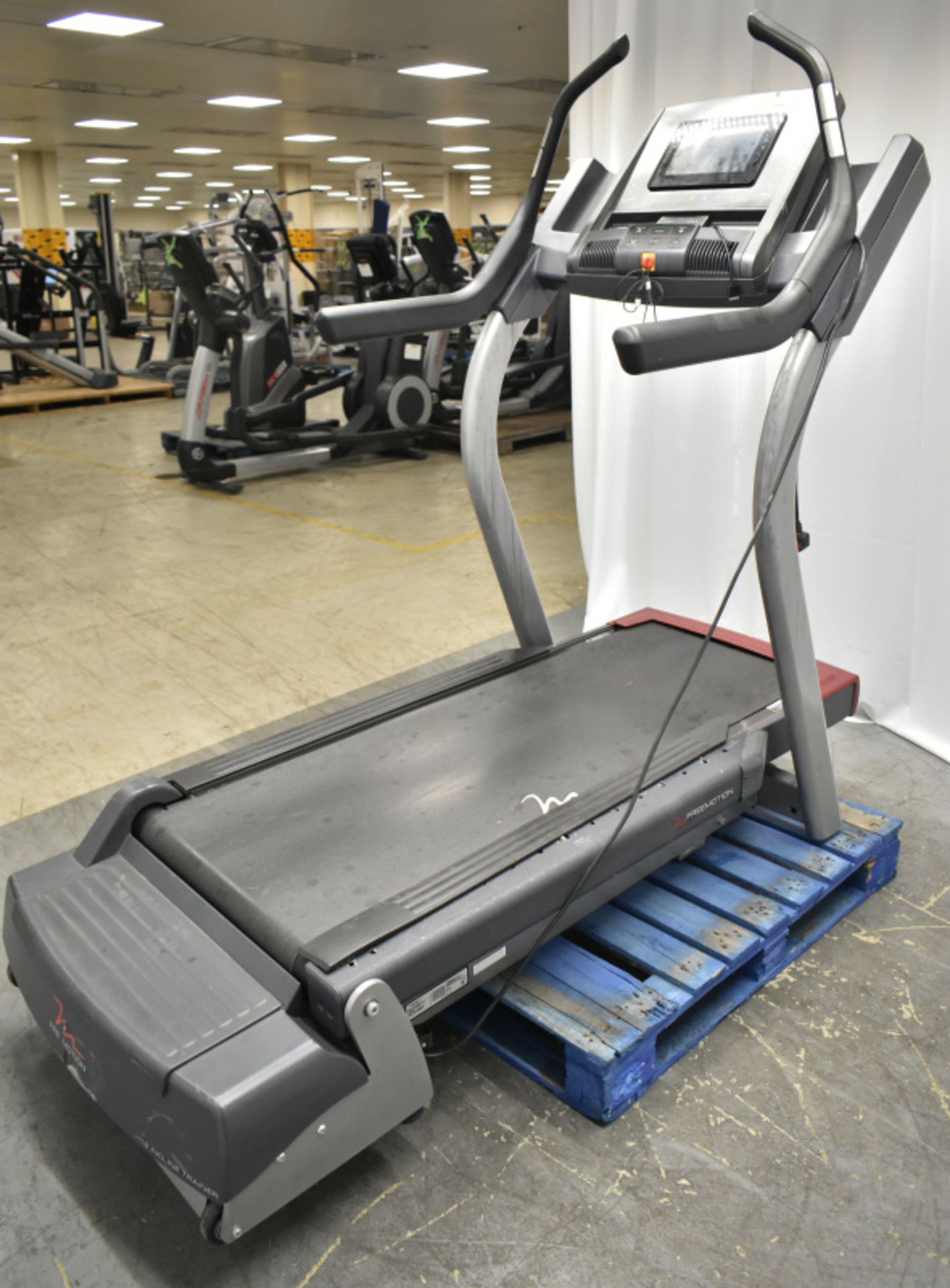 M Freemotion Treadmill - Doesn't Power Up Functions Not Tested - Image 4 of 14