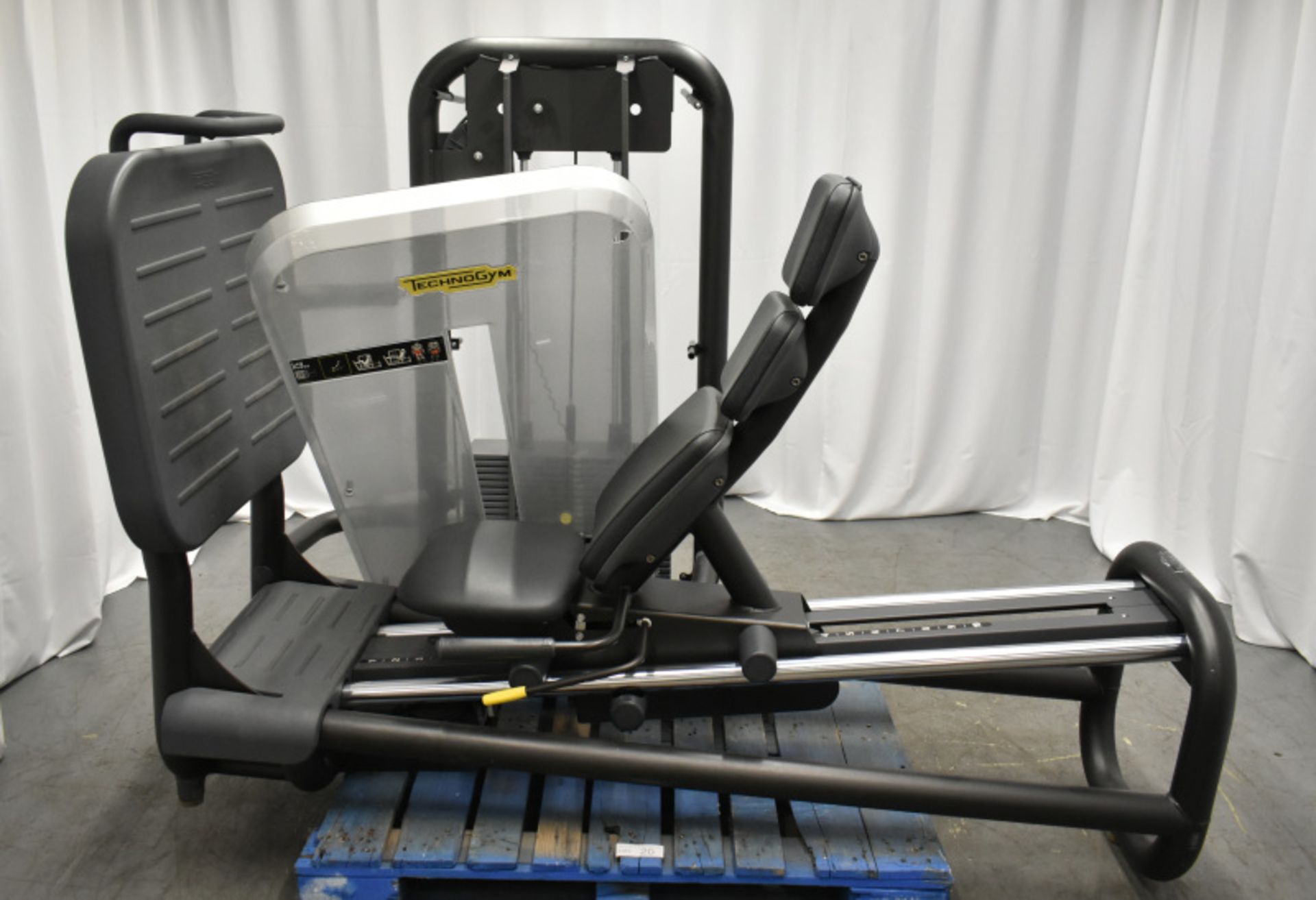 TechnoGym CB50 Leg Press - See Pictures for condition