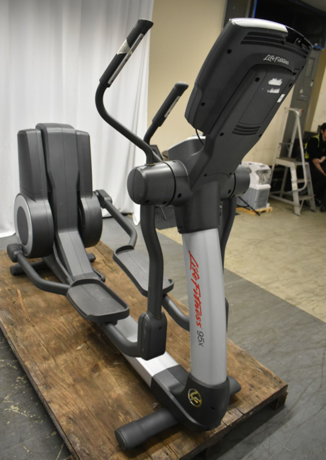 Life Fitness 95X Cross Trainer -Powers Up Functions Not Tested - See pictures for conditio - Image 19 of 22