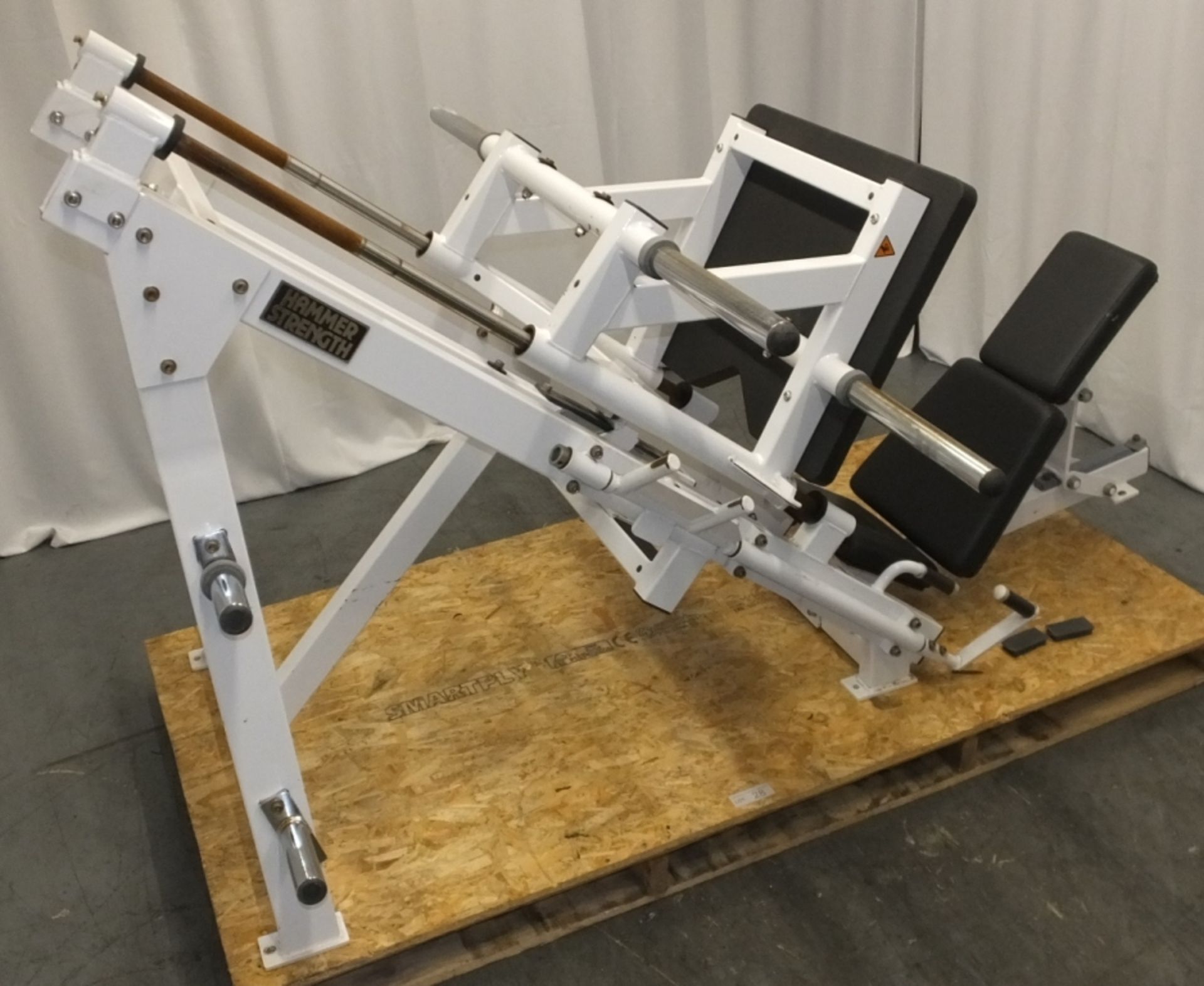 Hammer Strength HSLLP Leg Press - See Pictures for condition - Image 15 of 19