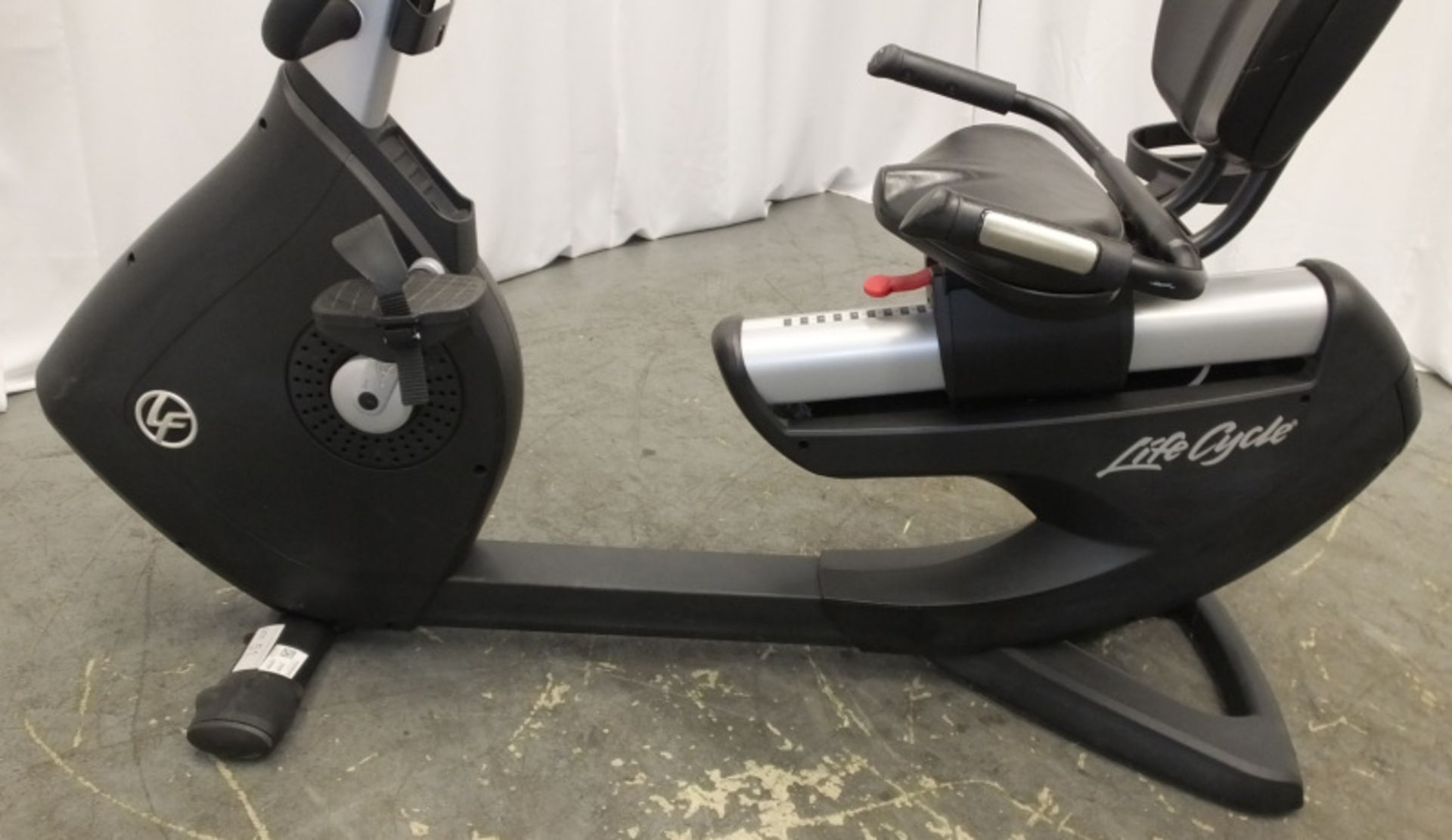 Life Fitness Life Cycle 95RS Recumbent Exercise Bike - Image 6 of 11