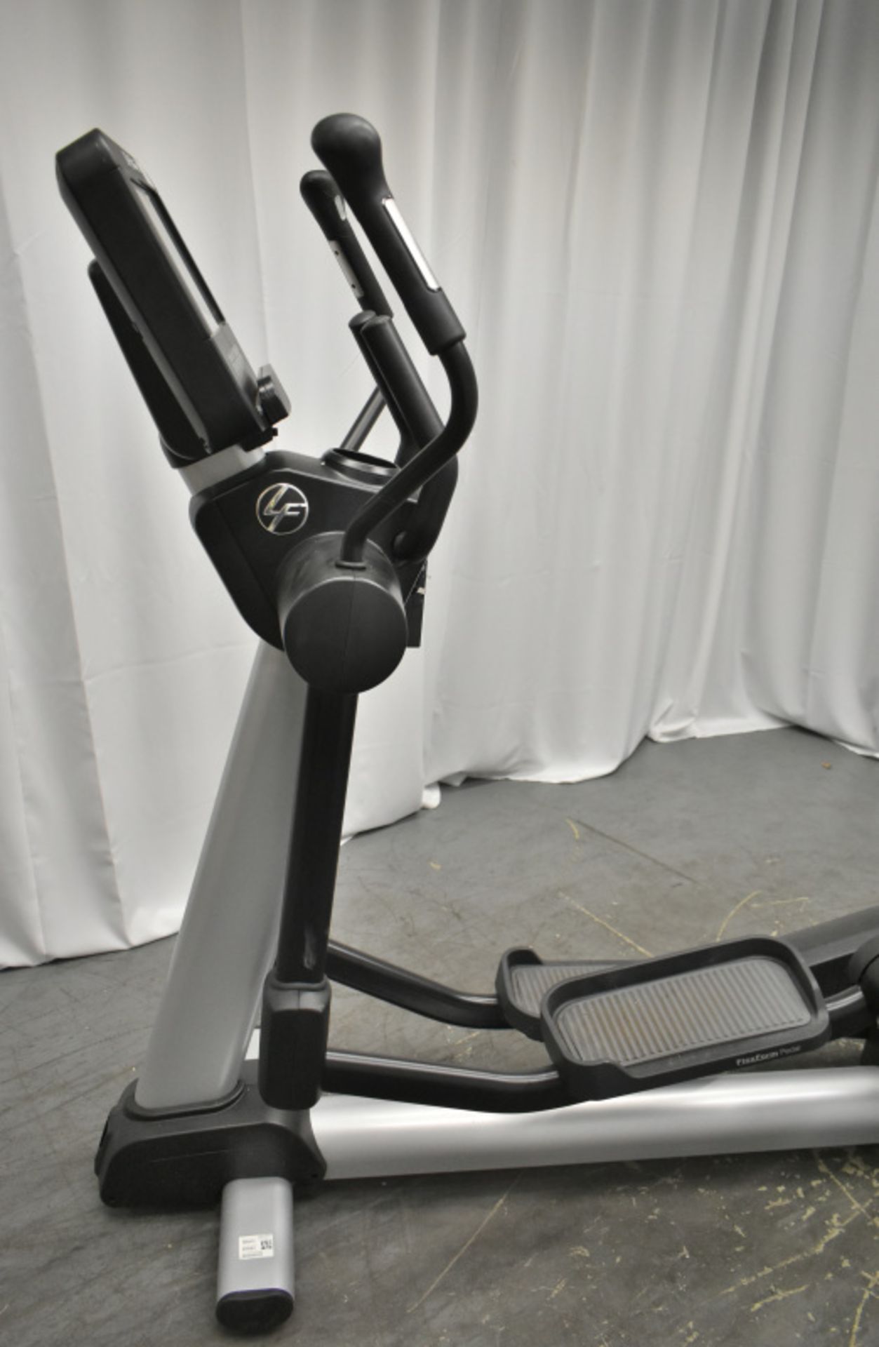 Life Fitness INXDE Integrity Series Elliptical Cross Trainer - Image 15 of 16