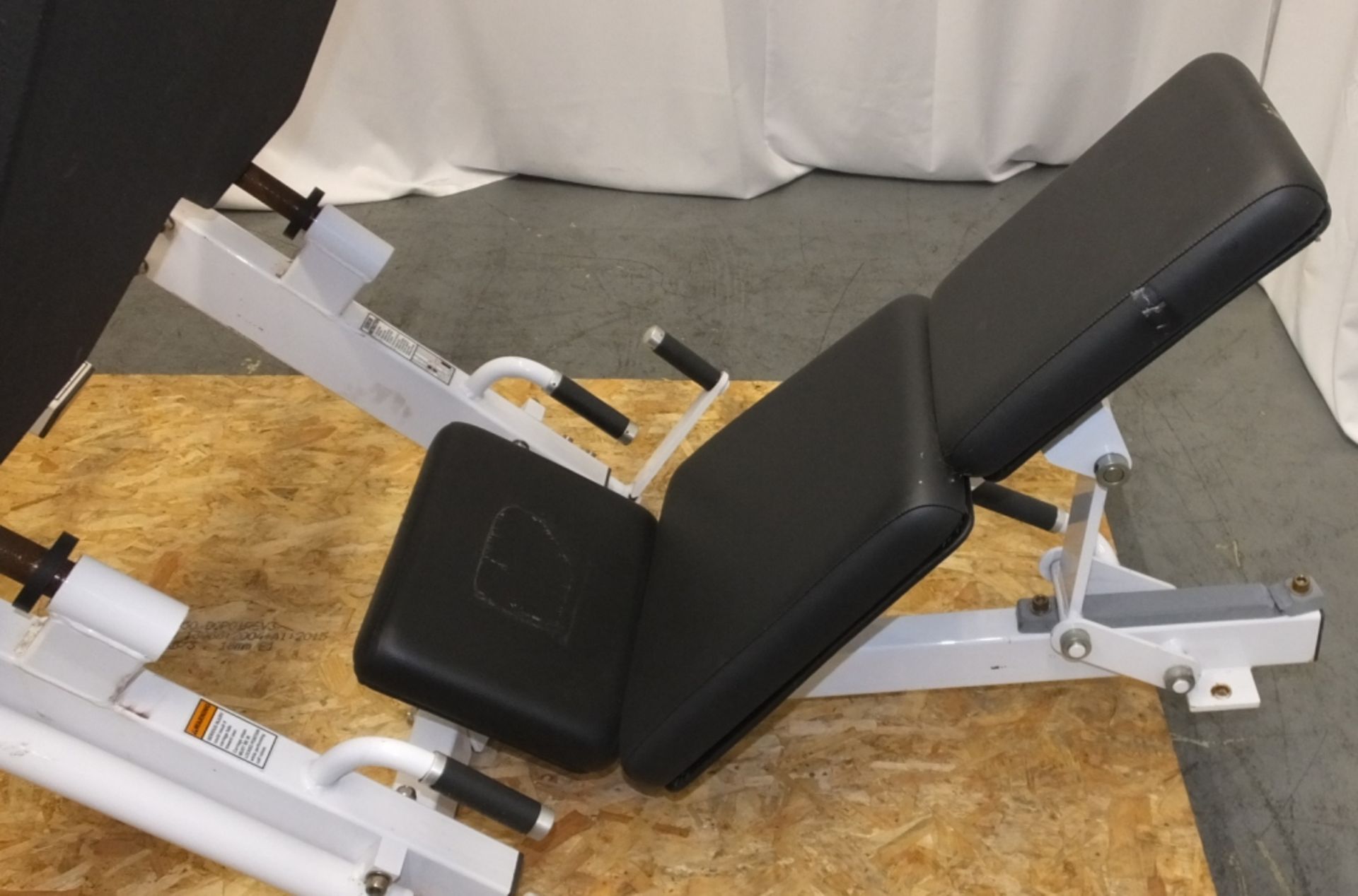 Hammer Strength HSLLP Leg Press - See Pictures for condition - Image 5 of 19