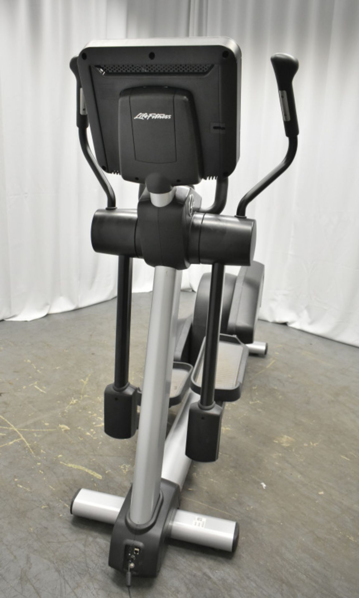 Life Fitness INXDE Integrity Series Elliptical Cross Trainer - Image 9 of 14