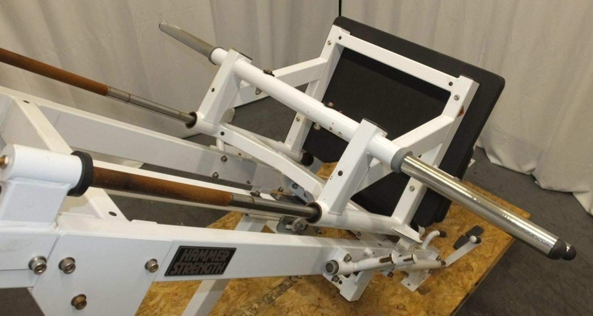 Hammer Strength HSLLP Leg Press - See Pictures for condition - Image 12 of 19