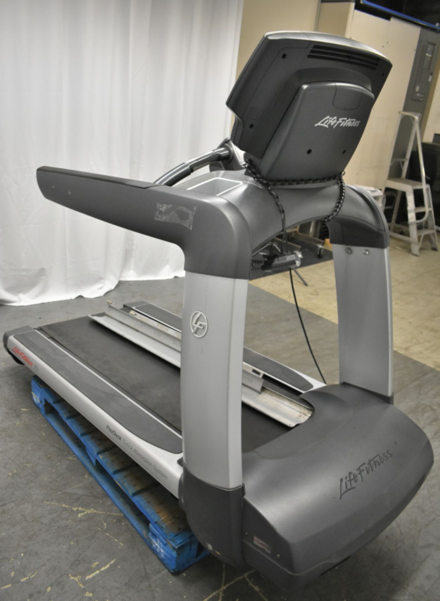 Life Fitness 95T FlexDeck Treadmill - Powers Up Functions Not Tested - Image 5 of 11