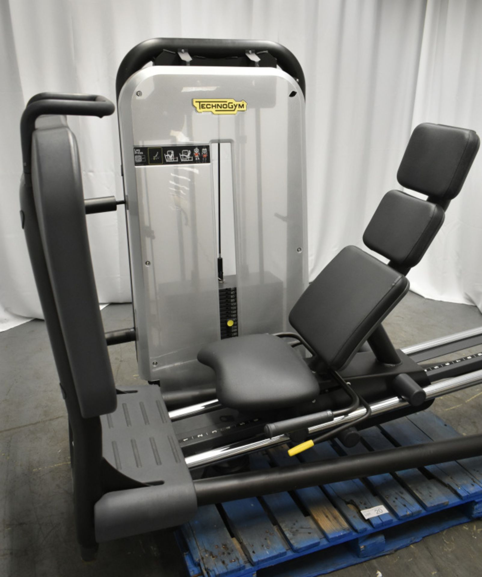 TechnoGym CB50 Leg Press - See Pictures for condition - Image 2 of 14
