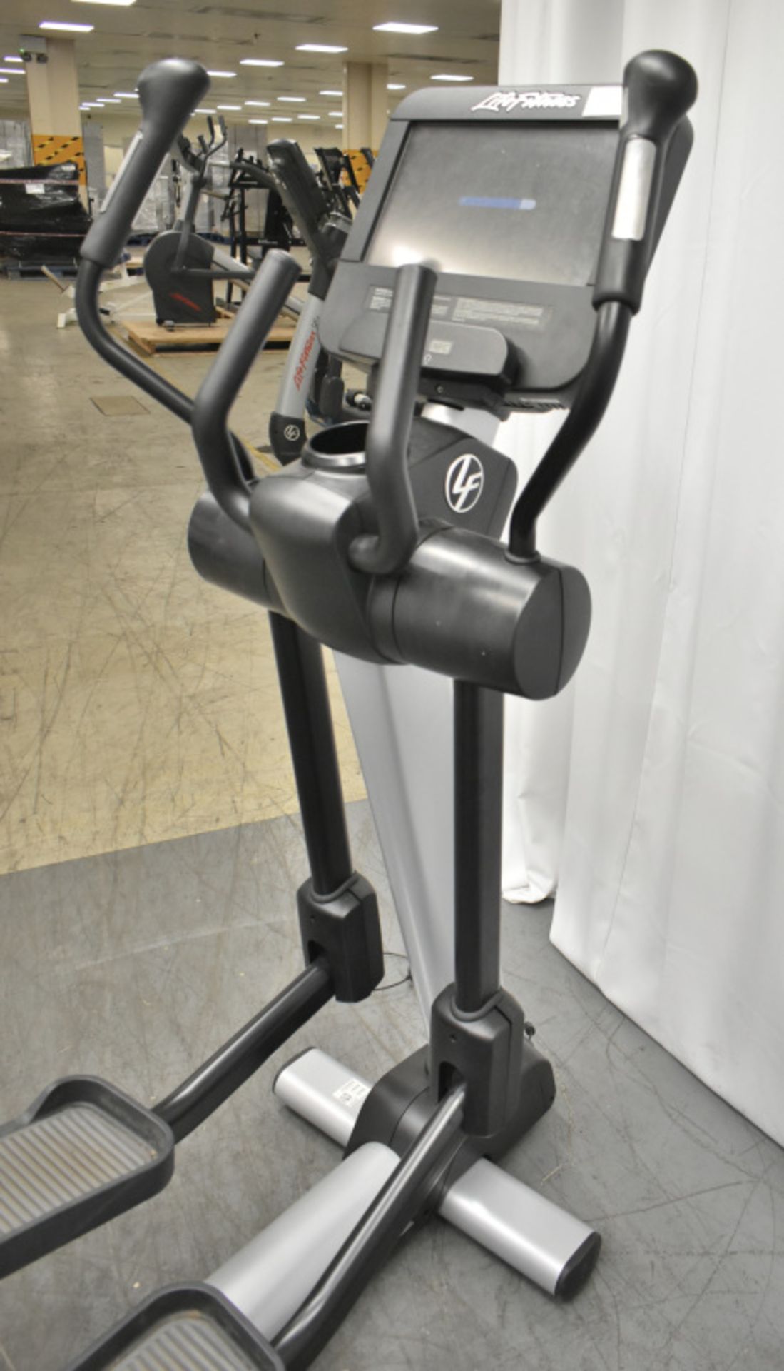 Life Fitness INXDE Integrity Series Elliptical Cross Trainer - Image 7 of 14