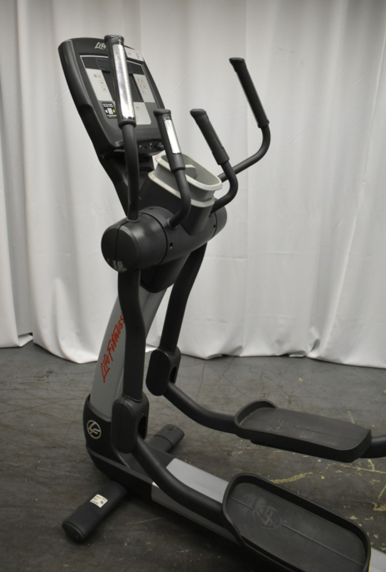 Life Fitness 95X Cross Trainer -Powers Up Functions Not Tested - See pictures for conditio - Image 6 of 15