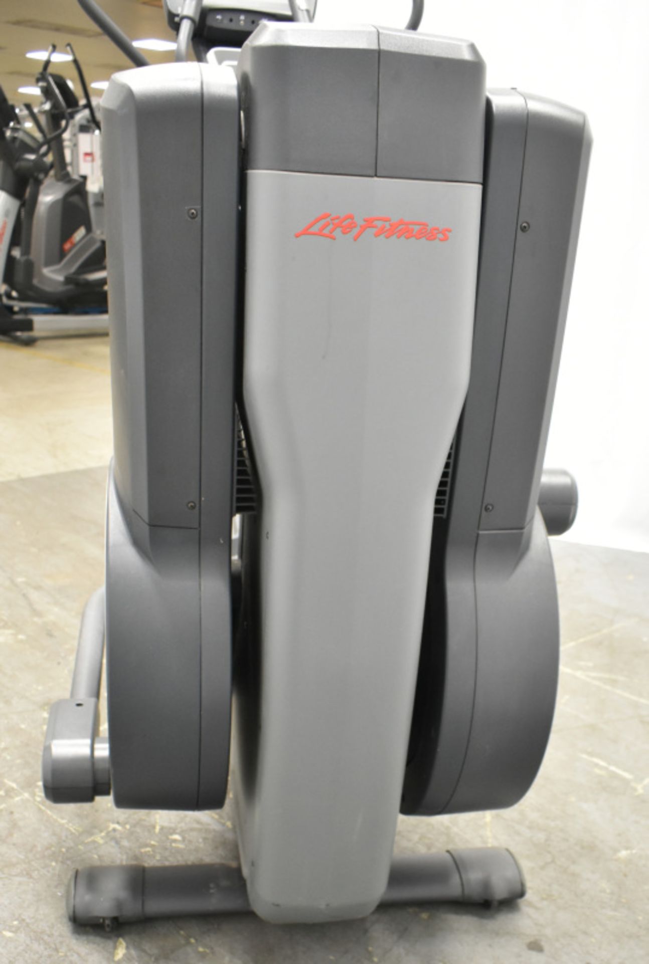 Life Fitness 95X Cross Trainer -Powers Up Functions Not Tested - See pictures for conditio - Image 4 of 21