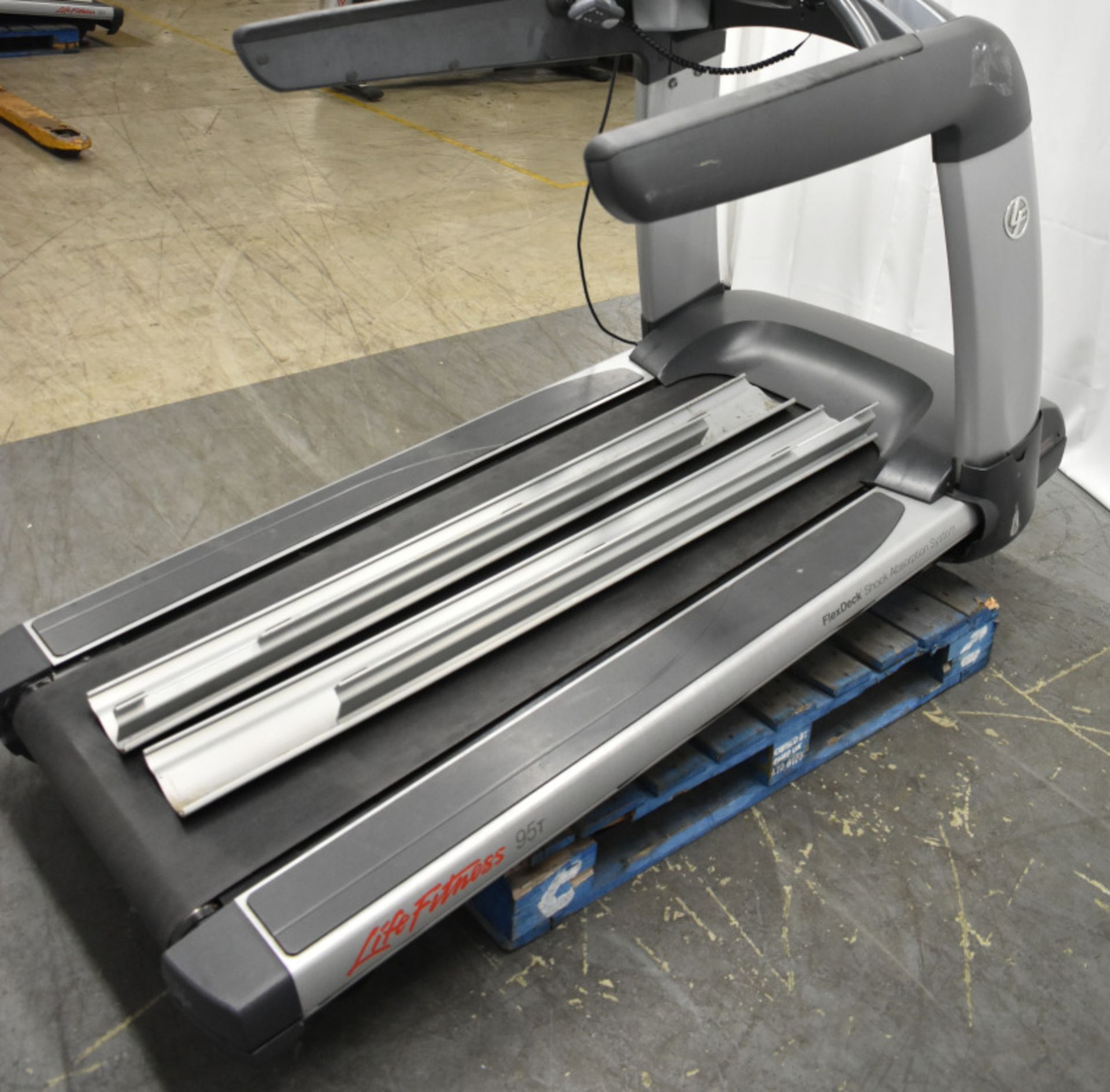 Life Fitness 95T FlexDeck Treadmill - Powers Up Functions Not Tested - Image 6 of 18