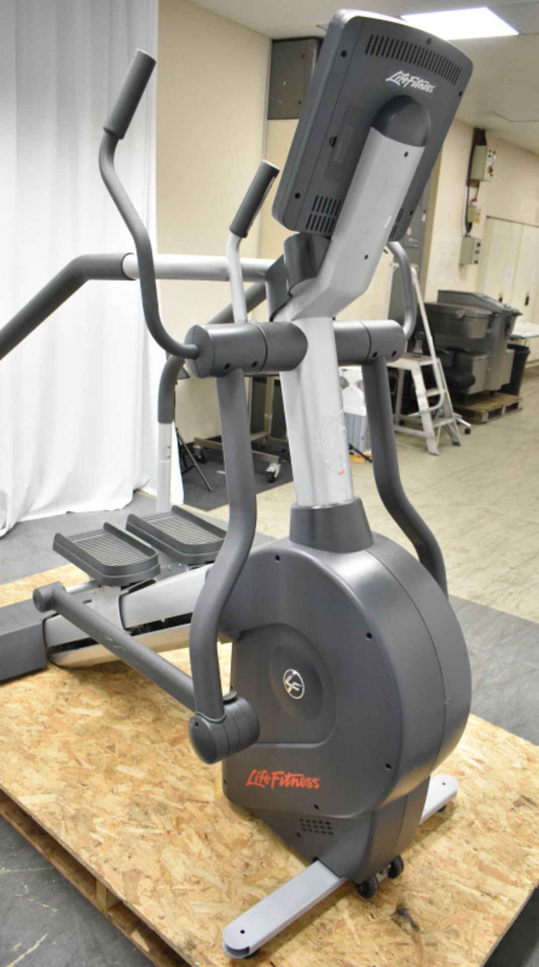 Life Fitness CLSL Summit Trainer - Powers Up Functions Not Tested - Image 9 of 14