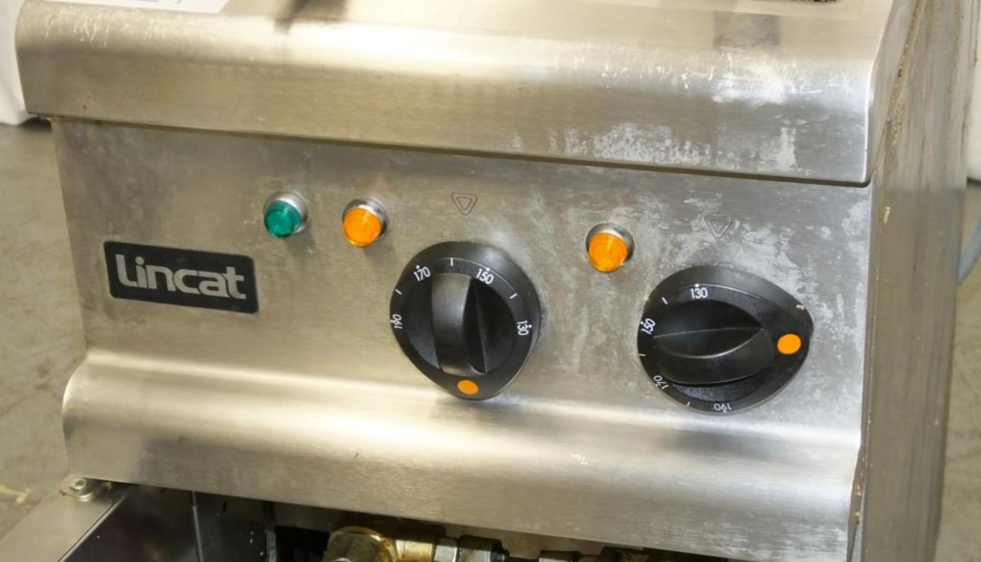 Lincat double basket fryer - OE7105/F - 415V - W 400mm x D 730 x H 930mm - Image 6 of 6