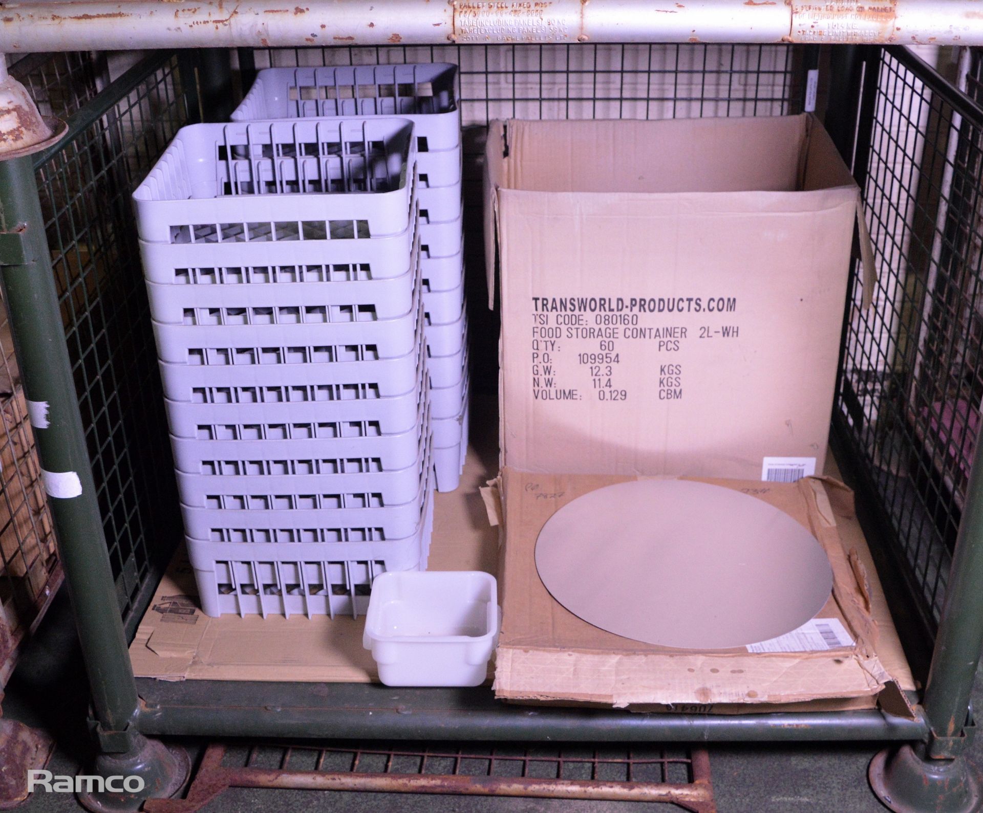 20x Dishwasher Trays, 12x Pizza Trays, 33x Plastic Food Boxes 2L