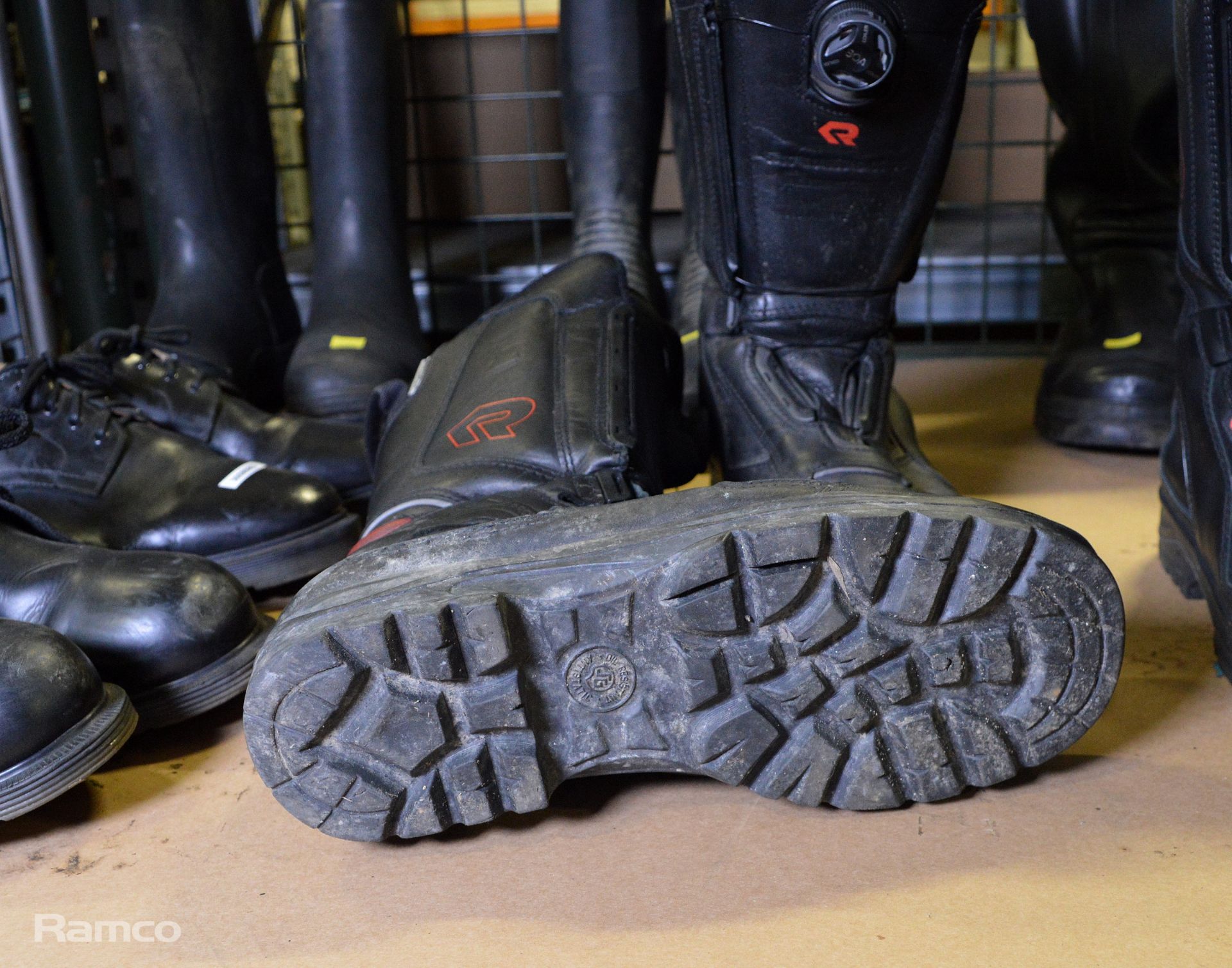 3x Pairs of Leather Boots, 2x Pairs of Safety Wellington Boot, 2x Pairs safety shoes - Image 5 of 7