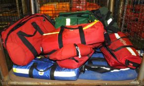 17x Medical Carry Bags - various types and colours