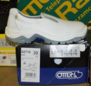 Otter white workwear shoes - see pictures for type & size