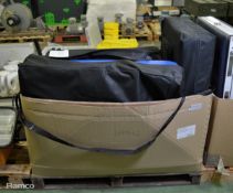 5x Foldable cushioned massage tables in carry bags