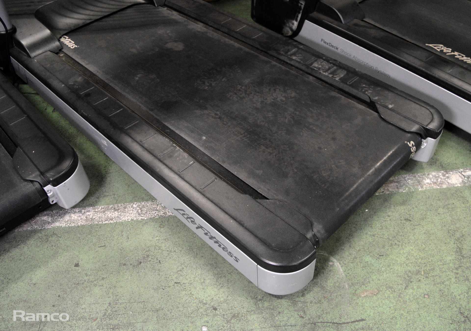 Life Fitness Flex Deck treadmill - Image 4 of 5