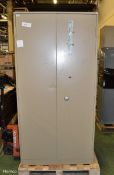 2 Door Cabinet L 920mm x W 450mm x H 1830 mm