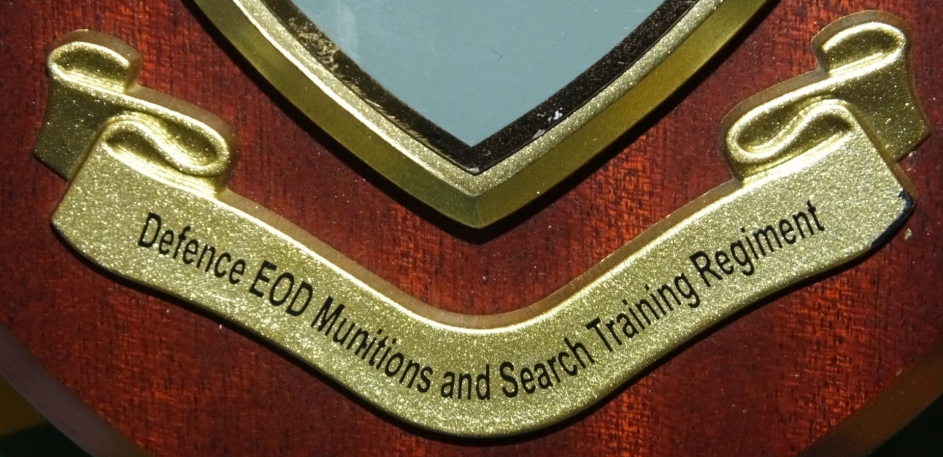 Wooden Plaque Crest Munitions & Search Training - Image 2 of 2