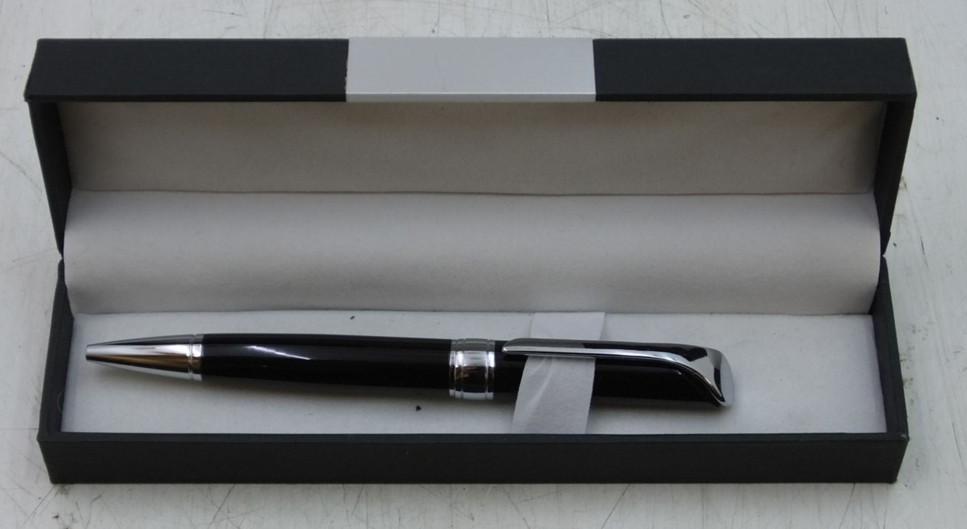 Alsalam Aerospace Industries Presentation Pen Set