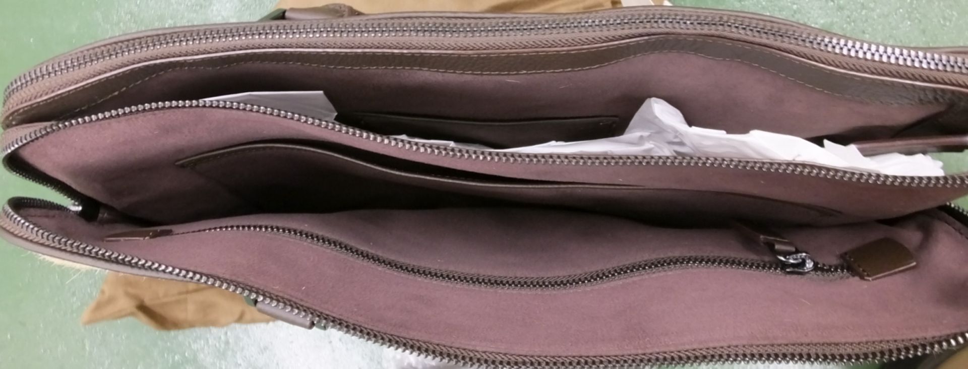 Genuine Camel Hide Laptop Bag - Image 4 of 4