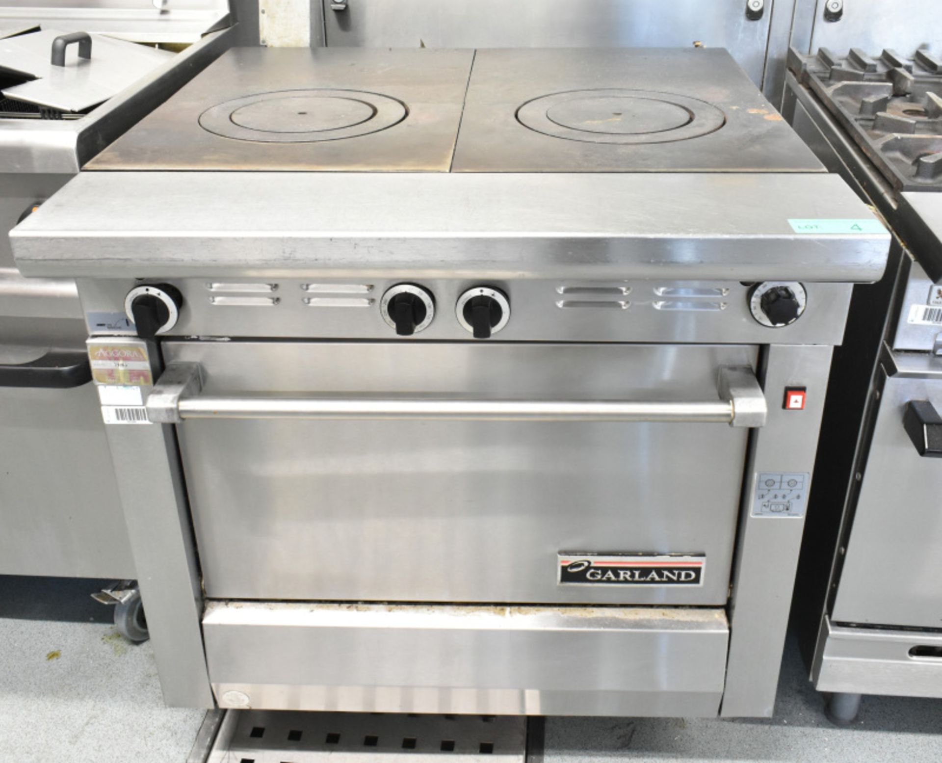 Garland NST45RE bullet top oven, L 1050mm x W 930mm x H 920mm