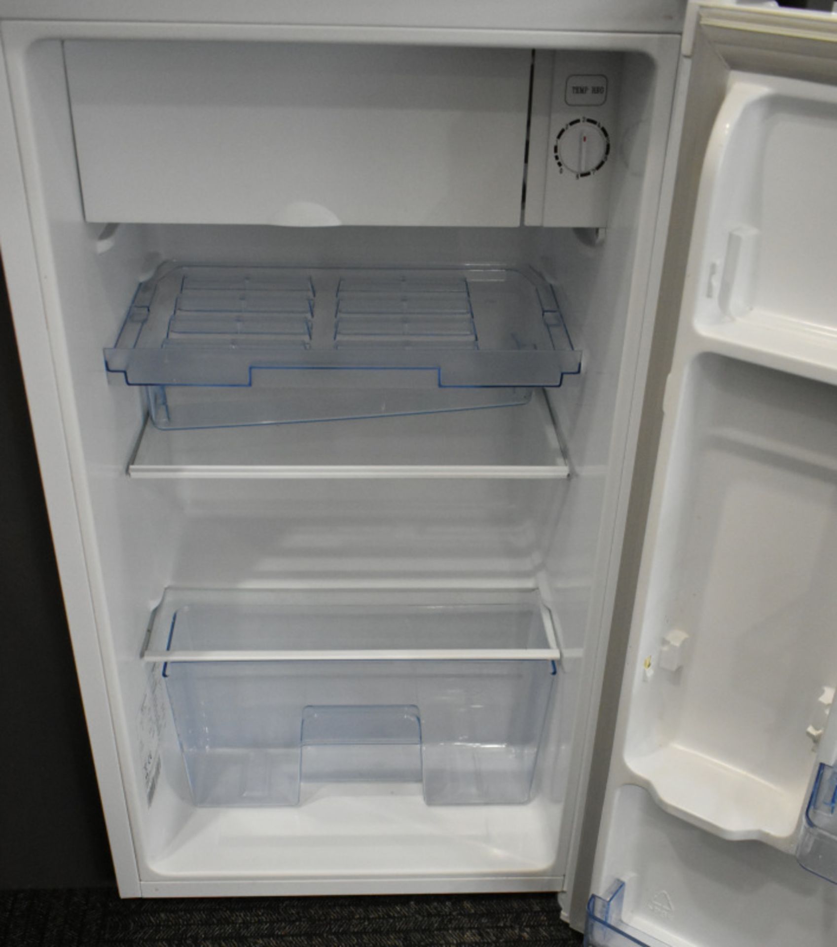Fridgemaster fridge, L 440mm x W 480mm x H 840mm - Image 2 of 3