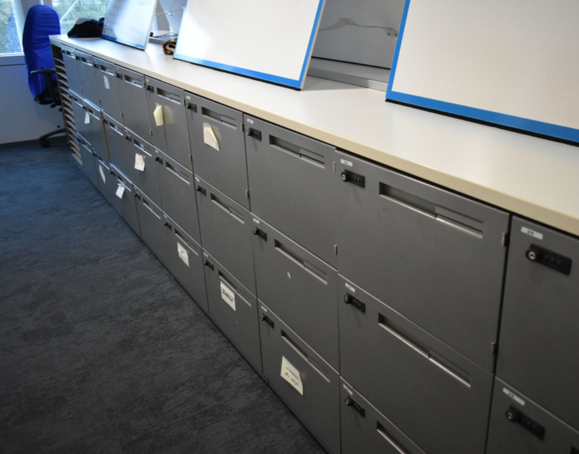60 x personnel storage lockers, L 5500mm x W 950mm x H 1050mm, bring necessary tools to di - Image 2 of 5