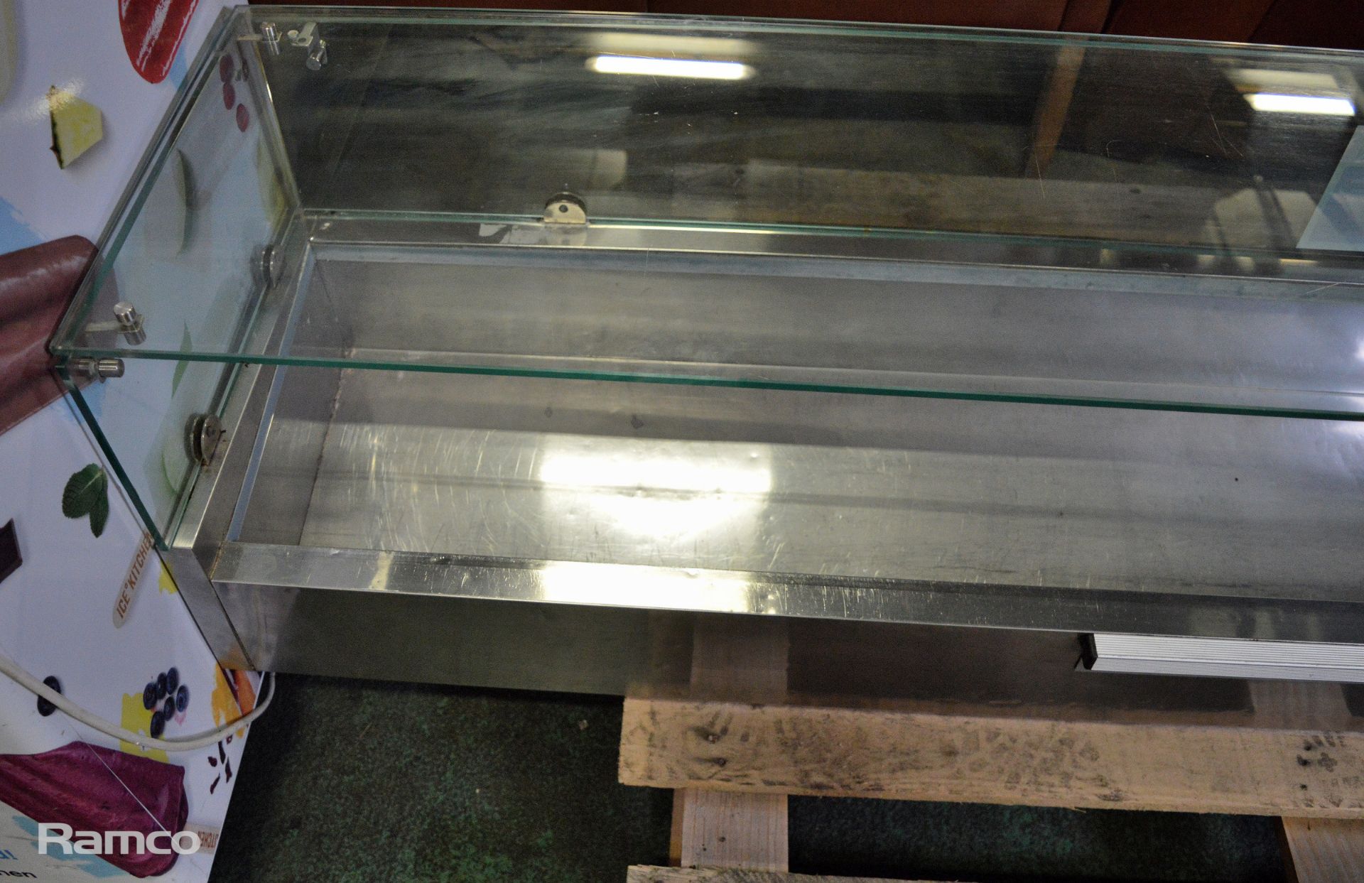 Tefcold Counter Top Chilled Display Unit L 2000mm x W 400mm x H 400mm - Image 3 of 4