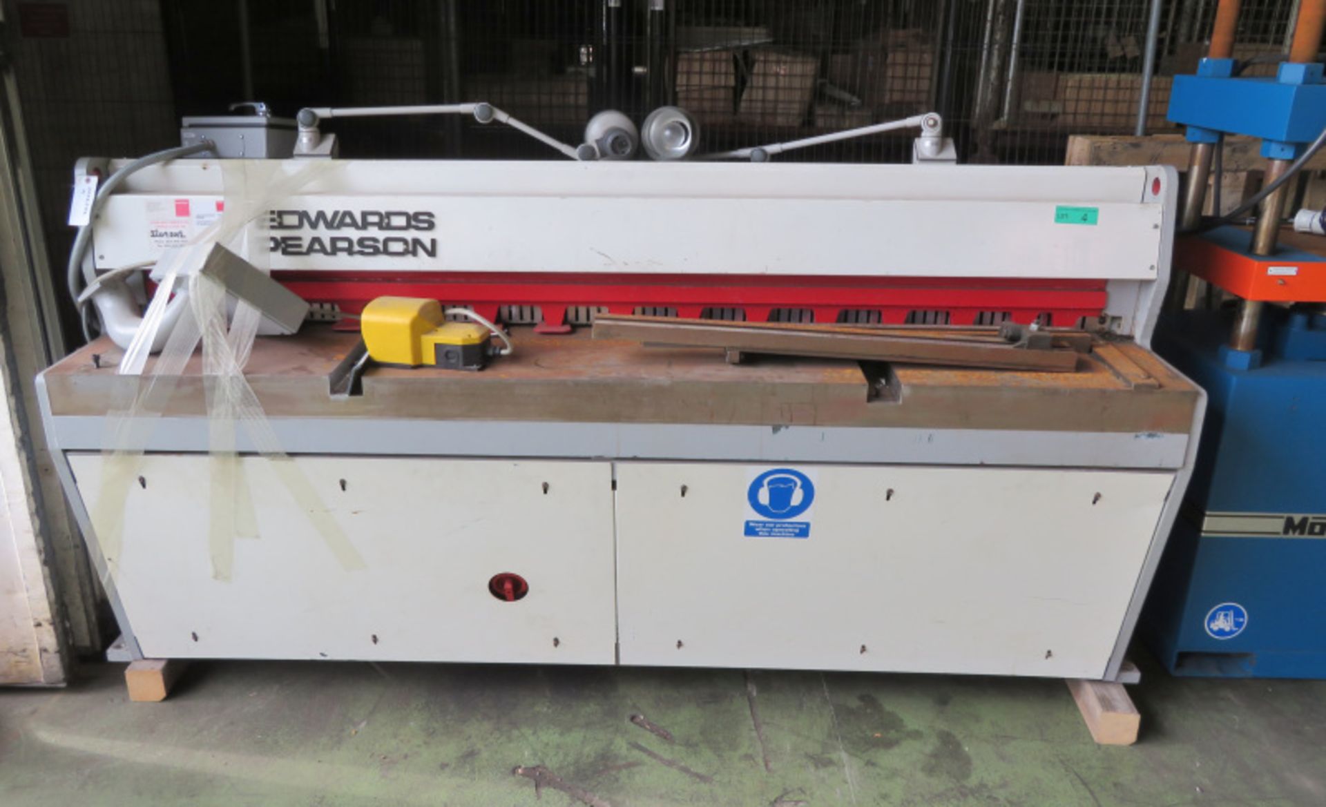 Edwards Pearson Metal Guillotine Machine - L 2500mm x D 1800mm x H 1400mm