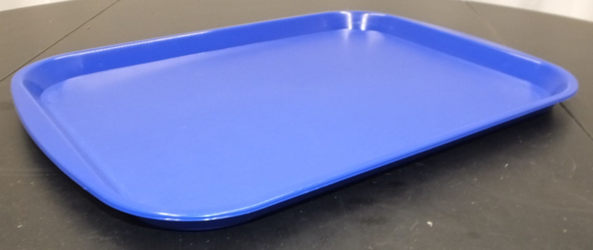 9x 2.5L Airpots - stainless steel, Black & Cream deli bowls x10, Blue serving trays - Image 4 of 4