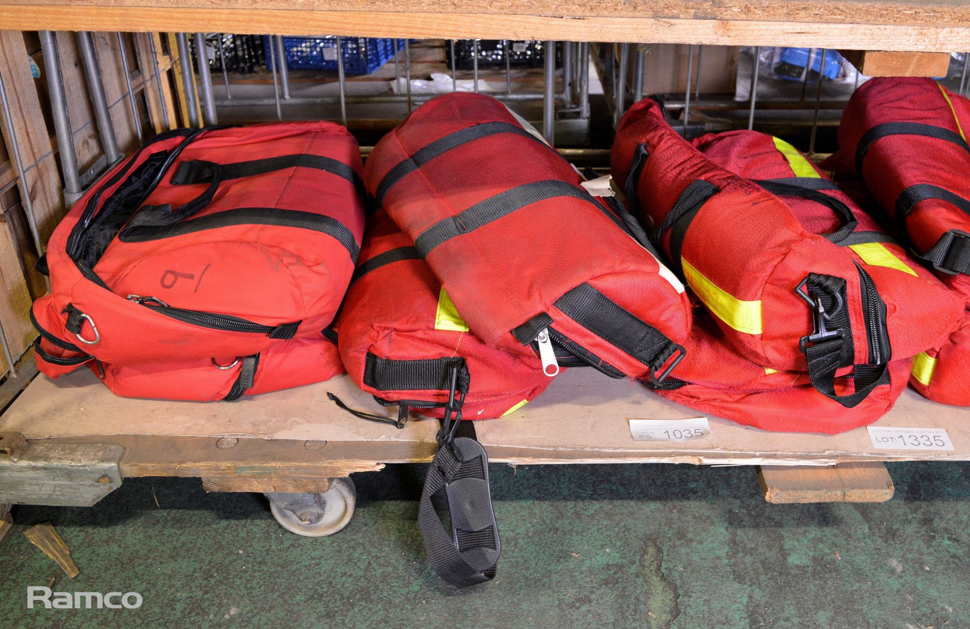 12x Red Medical Bags - various makes - Image 2 of 5