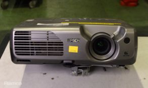 Epson EMP-821 LCD Projector