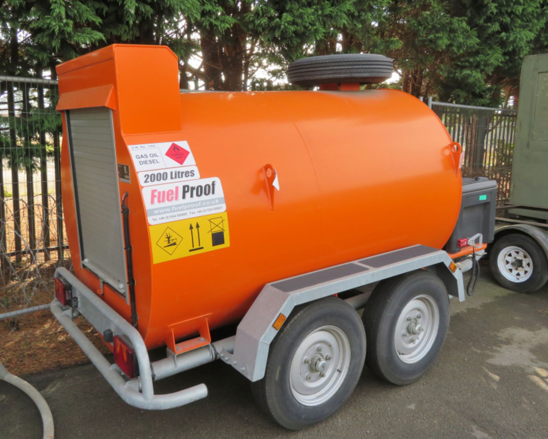 Fuel Pool Twin Axle Diesel 2000L Fuel Bowser - L 3700mm x W 1900mm x H 2100mm - Image 3 of 9