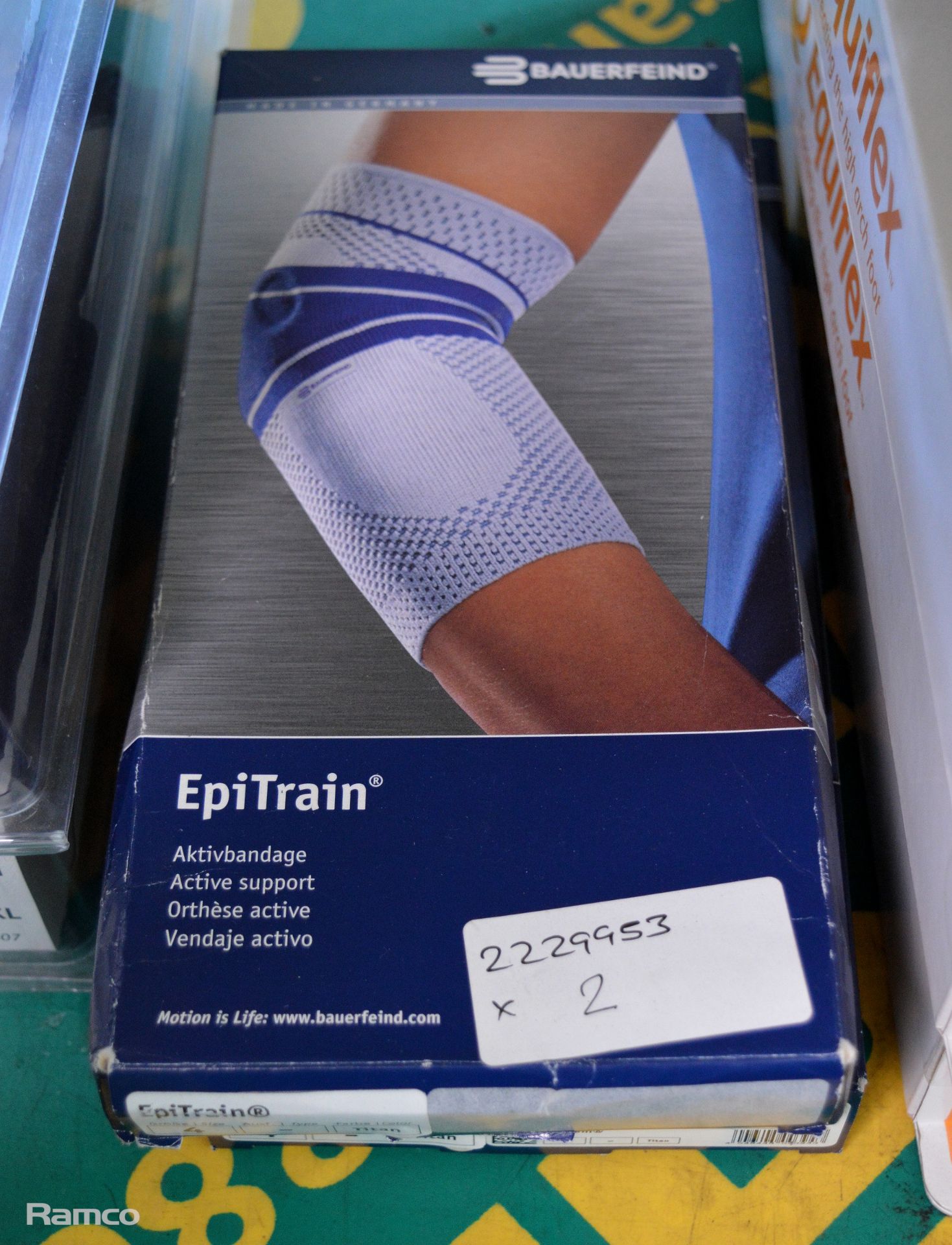 3x BioSkin Patella Stabilizer Size Small, 2x Bauerfeind Epitrain Active Support Elbow Size - Image 7 of 8